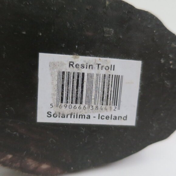 Resin Troll Couple Hugging Figurine Souvenir - Picture 9 of 9